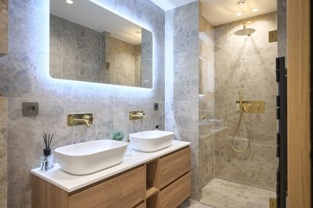 Appartement F4 à vendre - 4 pièces - 118.0 m2 - CANNES - 06 - PROVENCE-ALPES-COTE-D-AZUR - Century 21 Adhère Transactions