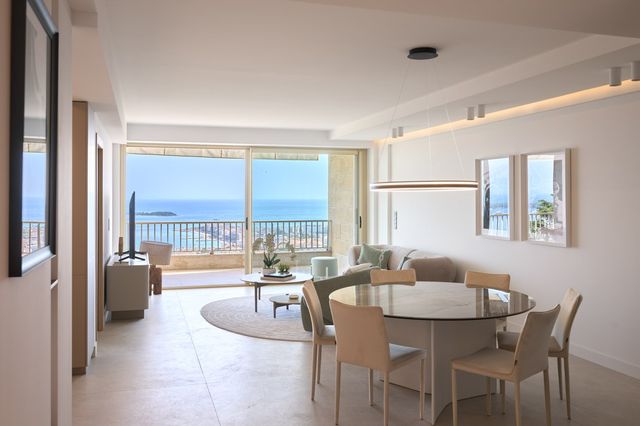 Appartement F4 à vendre - 4 pièces - 118.0 m2 - CANNES - 06 - PROVENCE-ALPES-COTE-D-AZUR - Century 21 Adhère Transactions