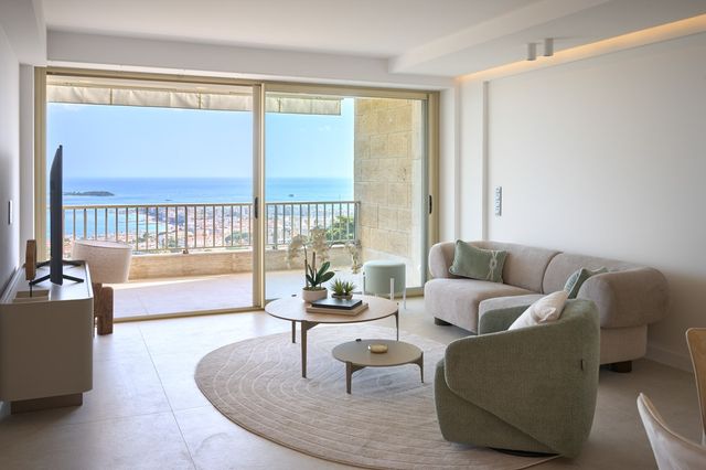 Appartement F4 à vendre - 4 pièces - 118.0 m2 - CANNES - 06 - PROVENCE-ALPES-COTE-D-AZUR - Century 21 Adhère Transactions