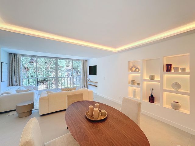 Appartement F3 à vendre - 3 pièces - 85.0 m2 - CANNES - 06 - PROVENCE-ALPES-COTE-D-AZUR - Century 21 Adhère Transactions