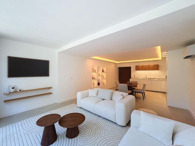 Appartement F3 à vendre - 3 pièces - 85.0 m2 - CANNES - 06 - PROVENCE-ALPES-COTE-D-AZUR - Century 21 Adhère Transactions