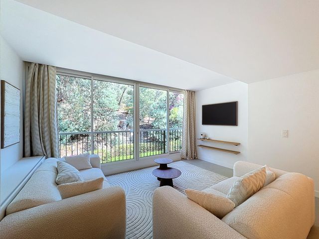 Appartement F3 à vendre - 3 pièces - 85.0 m2 - CANNES - 06 - PROVENCE-ALPES-COTE-D-AZUR - Century 21 Adhère Transactions