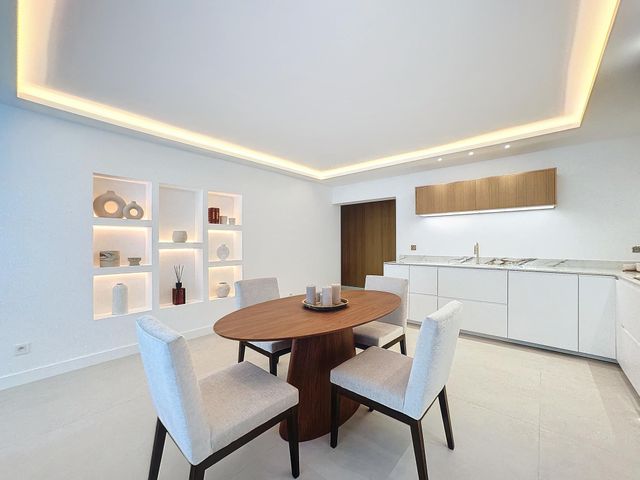 Appartement F3 à vendre - 3 pièces - 85.0 m2 - CANNES - 06 - PROVENCE-ALPES-COTE-D-AZUR - Century 21 Adhère Transactions