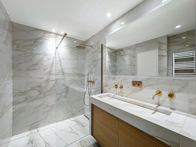 Appartement F3 à vendre - 3 pièces - 85.0 m2 - CANNES - 06 - PROVENCE-ALPES-COTE-D-AZUR - Century 21 Adhère Transactions