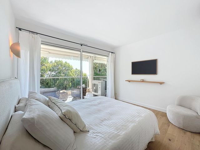 Appartement F3 à vendre - 3 pièces - 85.0 m2 - CANNES - 06 - PROVENCE-ALPES-COTE-D-AZUR - Century 21 Adhère Transactions