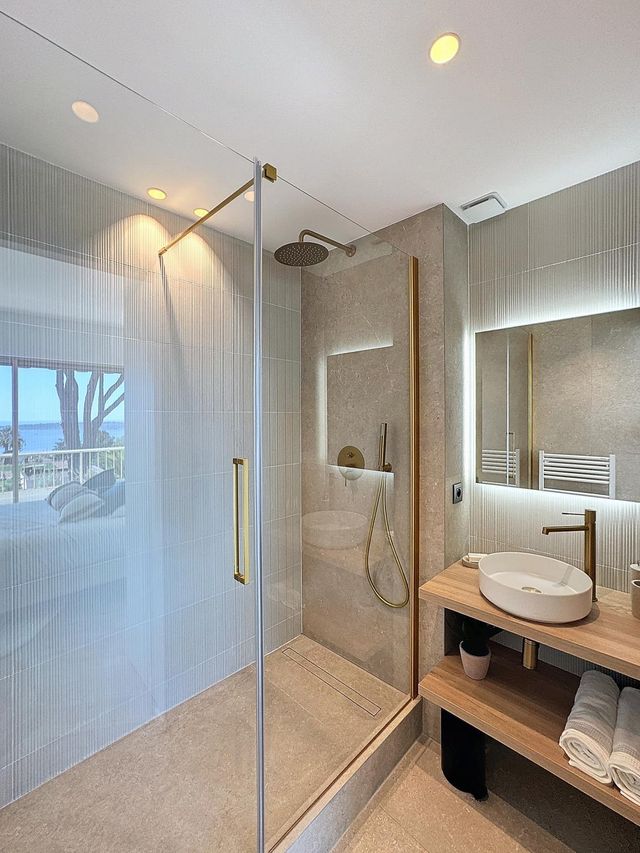 Appartement F5 à vendre - 5 pièces - 121.23 m2 - CANNES - 06 - PROVENCE-ALPES-COTE-D-AZUR - Century 21 Adhère Transactions