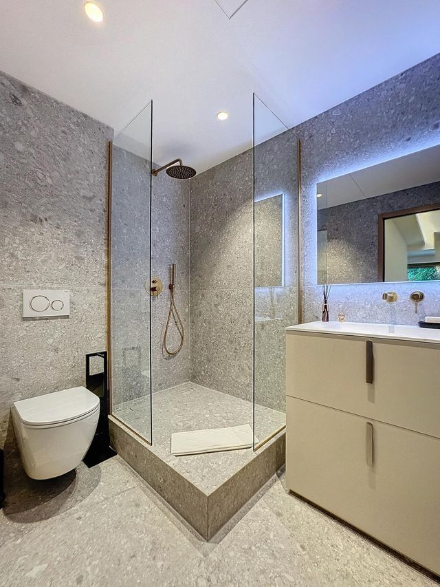 Appartement F5 à vendre - 5 pièces - 121.23 m2 - CANNES - 06 - PROVENCE-ALPES-COTE-D-AZUR - Century 21 Adhère Transactions