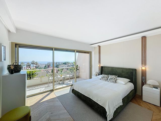 Appartement F5 à vendre - 5 pièces - 121.23 m2 - CANNES - 06 - PROVENCE-ALPES-COTE-D-AZUR - Century 21 Adhère Transactions