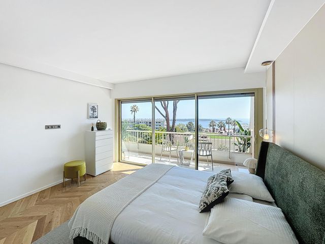 Appartement F5 à vendre - 5 pièces - 121.23 m2 - CANNES - 06 - PROVENCE-ALPES-COTE-D-AZUR - Century 21 Adhère Transactions