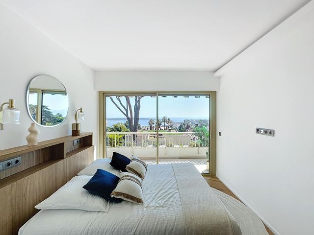 Appartement F5 à vendre - 5 pièces - 121.23 m2 - CANNES - 06 - PROVENCE-ALPES-COTE-D-AZUR - Century 21 Adhère Transactions
