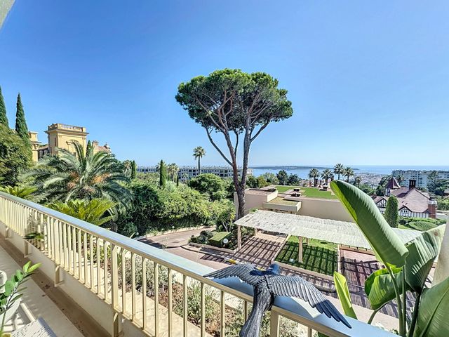 Appartement F5 à vendre - 5 pièces - 121.23 m2 - CANNES - 06 - PROVENCE-ALPES-COTE-D-AZUR - Century 21 Adhère Transactions