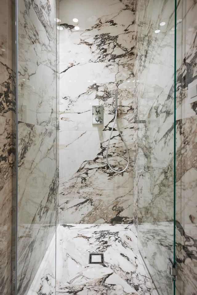 Appartement à vendre - 5 pièces - 110.0 m2 - CANNES - 06 - PROVENCE-ALPES-COTE-D-AZUR - Century 21 Adhère Transactions