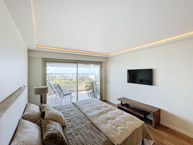 Appartement F4 à vendre - 4 pièces - 112.95 m2 - CANNES - 06 - PROVENCE-ALPES-COTE-D-AZUR - Century 21 Adhère Transactions