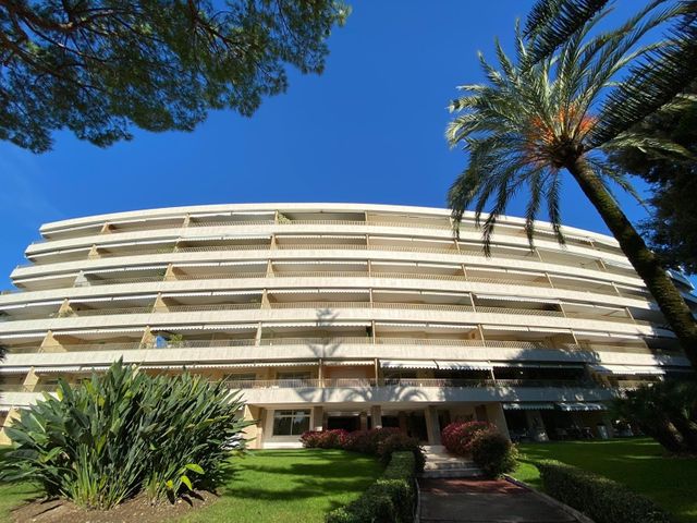 Appartement F4 à vendre - 4 pièces - 112.95 m2 - CANNES - 06 - PROVENCE-ALPES-COTE-D-AZUR - Century 21 Adhère Transactions