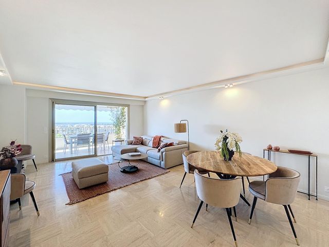 Appartement F4 à vendre - 4 pièces - 112.95 m2 - CANNES - 06 - PROVENCE-ALPES-COTE-D-AZUR - Century 21 Adhère Transactions