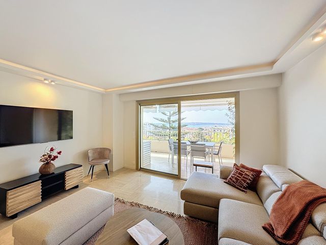 Appartement F4 à vendre - 4 pièces - 112.95 m2 - CANNES - 06 - PROVENCE-ALPES-COTE-D-AZUR - Century 21 Adhère Transactions