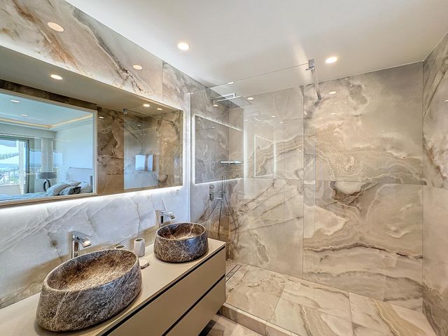 Appartement F4 à vendre - 4 pièces - 112.95 m2 - CANNES - 06 - PROVENCE-ALPES-COTE-D-AZUR - Century 21 Adhère Transactions