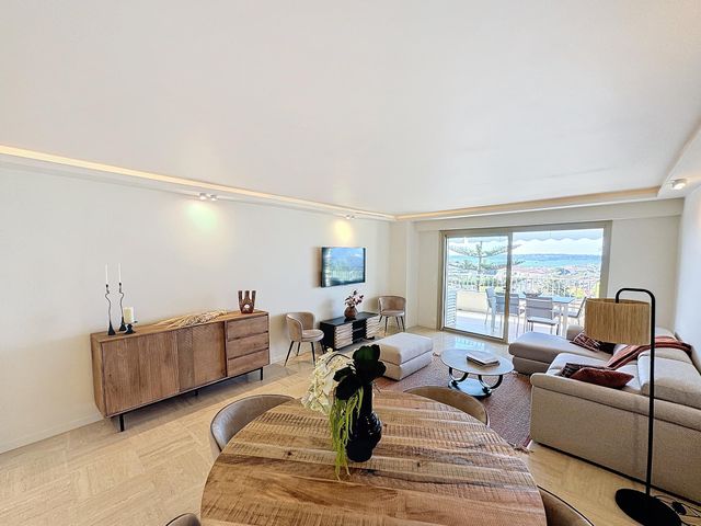 Appartement F4 à vendre - 4 pièces - 112.95 m2 - CANNES - 06 - PROVENCE-ALPES-COTE-D-AZUR - Century 21 Adhère Transactions