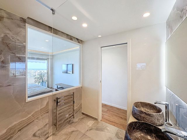 Appartement F4 à vendre - 4 pièces - 112.95 m2 - CANNES - 06 - PROVENCE-ALPES-COTE-D-AZUR - Century 21 Adhère Transactions