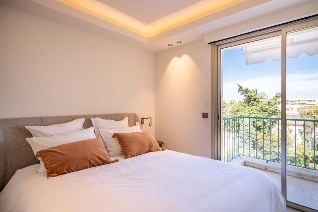 Appartement F4 à vendre - 4 pièces - 103.27 m2 - CANNES - 06 - PROVENCE-ALPES-COTE-D-AZUR - Century 21 Adhère Transactions