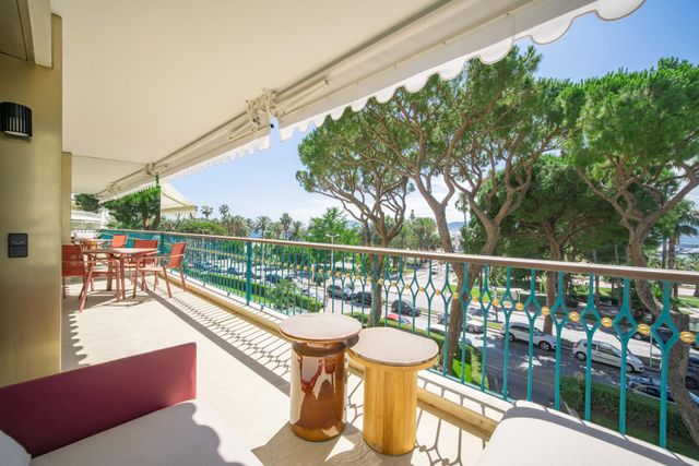 Appartement F4 à vendre - 4 pièces - 103.27 m2 - CANNES - 06 - PROVENCE-ALPES-COTE-D-AZUR - Century 21 Adhère Transactions