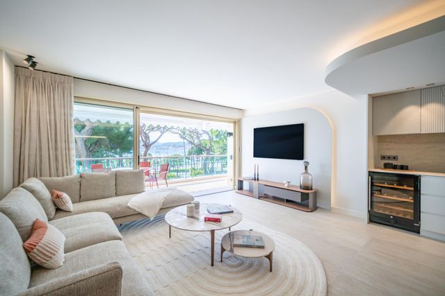 Appartement F4 à vendre - 4 pièces - 103.27 m2 - CANNES - 06 - PROVENCE-ALPES-COTE-D-AZUR - Century 21 Adhère Transactions