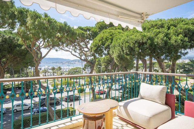 Appartement F4 à vendre - 4 pièces - 103.27 m2 - CANNES - 06 - PROVENCE-ALPES-COTE-D-AZUR - Century 21 Adhère Transactions