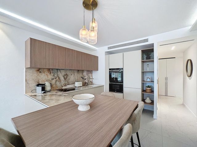 Appartement F3 à vendre - 3 pièces - 68.81 m2 - CANNES - 06 - PROVENCE-ALPES-COTE-D-AZUR - Century 21 Adhère Transactions