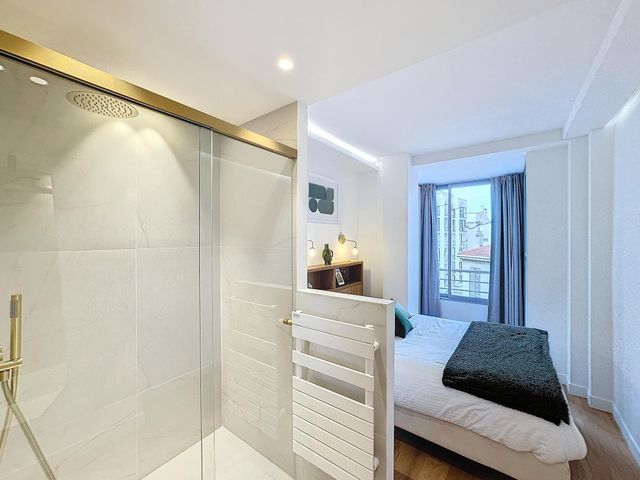 Appartement F3 à vendre - 3 pièces - 68.81 m2 - CANNES - 06 - PROVENCE-ALPES-COTE-D-AZUR - Century 21 Adhère Transactions