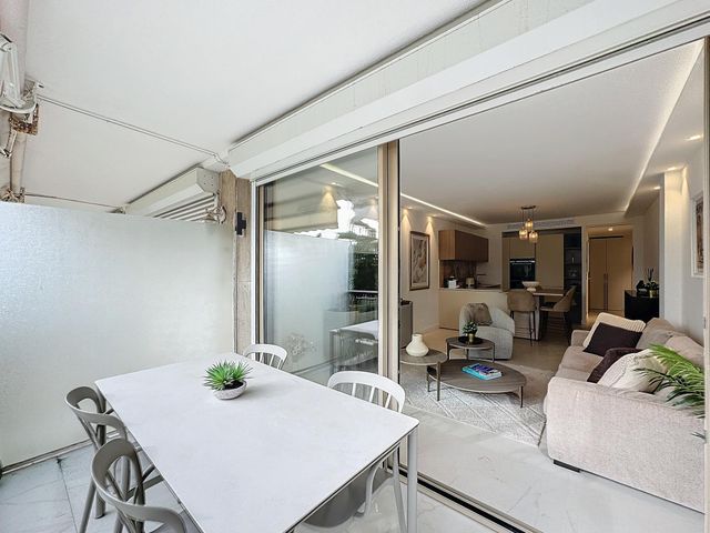 Appartement F3 à vendre - 3 pièces - 68.81 m2 - CANNES - 06 - PROVENCE-ALPES-COTE-D-AZUR - Century 21 Adhère Transactions