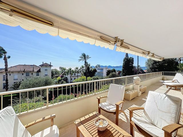 Appartement F4 à vendre - 4 pièces - 120.1 m2 - CANNES - 06 - PROVENCE-ALPES-COTE-D-AZUR - Century 21 Adhère Transactions