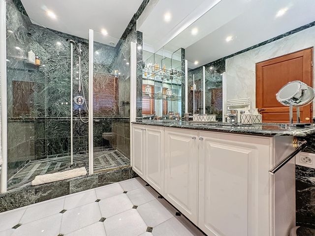 Appartement F4 à vendre - 4 pièces - 120.1 m2 - CANNES - 06 - PROVENCE-ALPES-COTE-D-AZUR - Century 21 Adhère Transactions