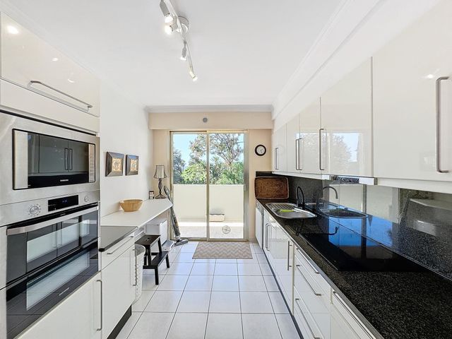 Appartement F4 à vendre - 4 pièces - 120.1 m2 - CANNES - 06 - PROVENCE-ALPES-COTE-D-AZUR - Century 21 Adhère Transactions