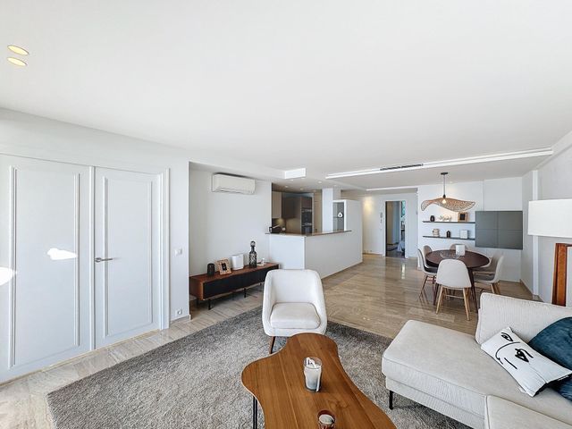 Appartement à vendre - 4 pièces - 119.03 m2 - CANNES - 06 - PROVENCE-ALPES-COTE-D-AZUR - Century 21 Adhère Transactions