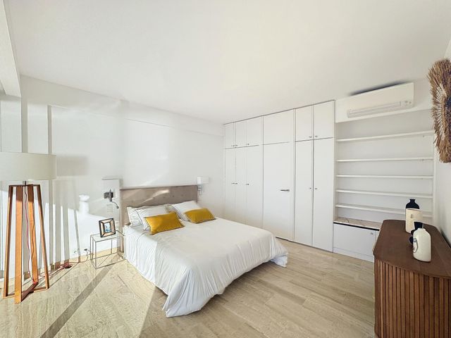 Appartement à vendre - 4 pièces - 119.03 m2 - CANNES - 06 - PROVENCE-ALPES-COTE-D-AZUR - Century 21 Adhère Transactions