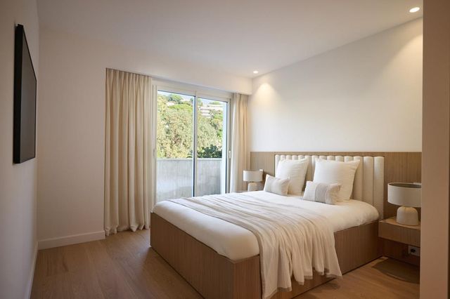 Appartement F5 à vendre - 5 pièces - 210.0 m2 - CANNES - 06 - PROVENCE-ALPES-COTE-D-AZUR - Century 21 Adhère Transactions