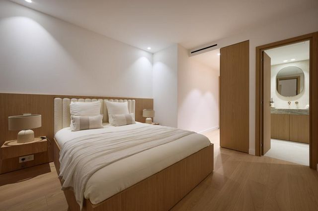 Appartement F5 à vendre - 5 pièces - 210.0 m2 - CANNES - 06 - PROVENCE-ALPES-COTE-D-AZUR - Century 21 Adhère Transactions