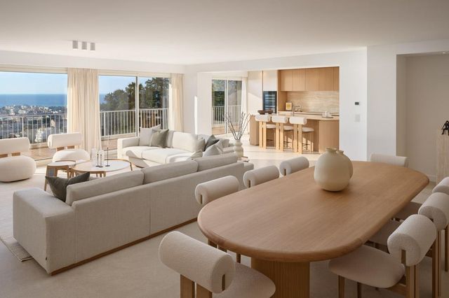 Appartement F5 à vendre - 5 pièces - 210.0 m2 - CANNES - 06 - PROVENCE-ALPES-COTE-D-AZUR - Century 21 Adhère Transactions