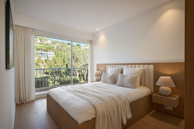 Appartement F5 à vendre - 5 pièces - 210.0 m2 - CANNES - 06 - PROVENCE-ALPES-COTE-D-AZUR - Century 21 Adhère Transactions