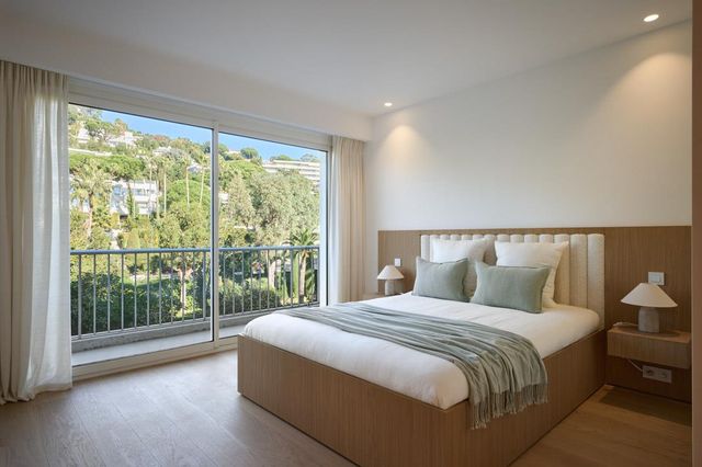 Appartement F5 à vendre - 5 pièces - 210.0 m2 - CANNES - 06 - PROVENCE-ALPES-COTE-D-AZUR - Century 21 Adhère Transactions