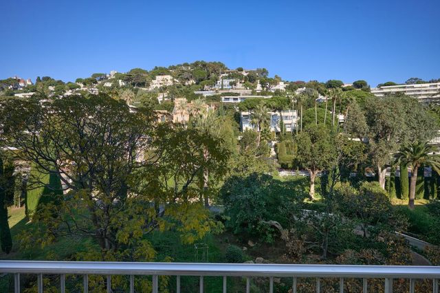 Appartement F5 à vendre - 5 pièces - 210.0 m2 - CANNES - 06 - PROVENCE-ALPES-COTE-D-AZUR - Century 21 Adhère Transactions