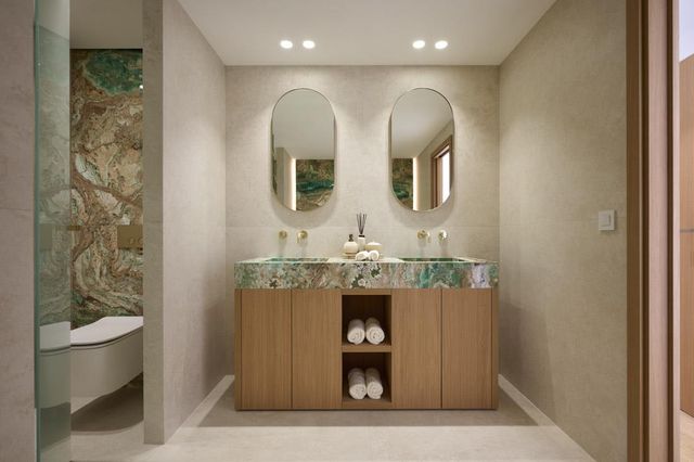 Appartement F5 à vendre - 5 pièces - 210.0 m2 - CANNES - 06 - PROVENCE-ALPES-COTE-D-AZUR - Century 21 Adhère Transactions