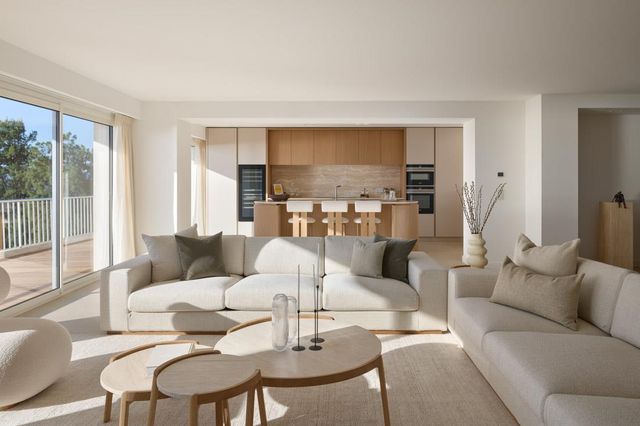 Appartement F5 à vendre - 5 pièces - 210.0 m2 - CANNES - 06 - PROVENCE-ALPES-COTE-D-AZUR - Century 21 Adhère Transactions