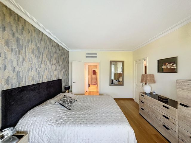 Appartement F4 à vendre - 4 pièces - 123.55 m2 - CANNES - 06 - PROVENCE-ALPES-COTE-D-AZUR - Century 21 Adhère Transactions