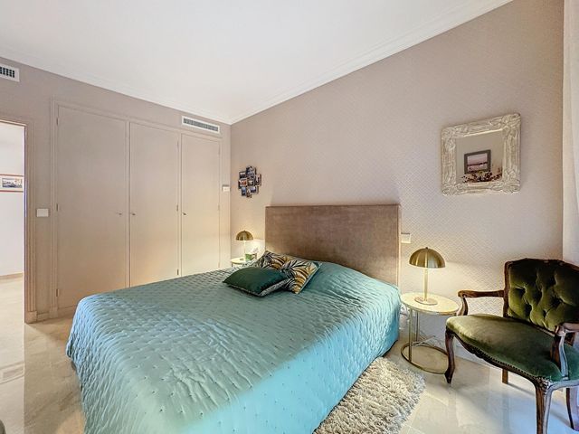 Appartement F4 à vendre - 4 pièces - 123.55 m2 - CANNES - 06 - PROVENCE-ALPES-COTE-D-AZUR - Century 21 Adhère Transactions