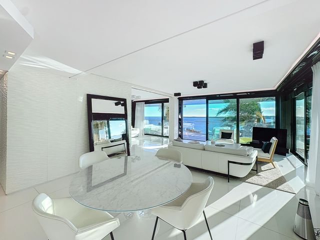 Appartement F3 à vendre - 3 pièces - 137.7 m2 - CANNES - 06 - PROVENCE-ALPES-COTE-D-AZUR - Century 21 Adhère Transactions