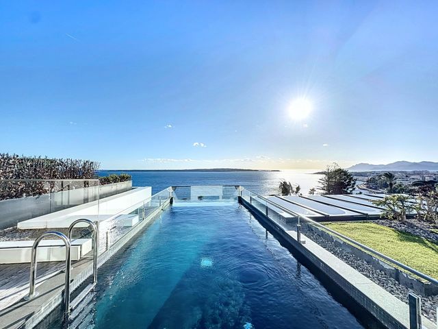 Appartement F3 à vendre - 3 pièces - 137.7 m2 - CANNES - 06 - PROVENCE-ALPES-COTE-D-AZUR - Century 21 Adhère Transactions