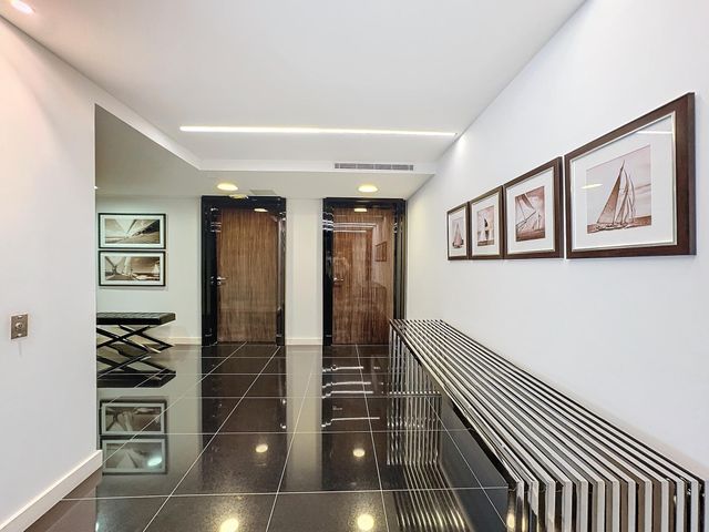 Appartement F3 à vendre - 3 pièces - 137.7 m2 - CANNES - 06 - PROVENCE-ALPES-COTE-D-AZUR - Century 21 Adhère Transactions