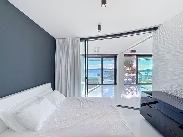 Appartement F3 à vendre - 3 pièces - 137.7 m2 - CANNES - 06 - PROVENCE-ALPES-COTE-D-AZUR - Century 21 Adhère Transactions