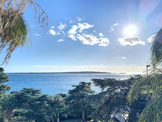 Appartement F3 à vendre - 3 pièces - 137.7 m2 - CANNES - 06 - PROVENCE-ALPES-COTE-D-AZUR - Century 21 Adhère Transactions